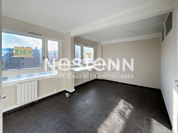 Local professionnel rénové Centre Ville Franklin Roosevelt - 69500 BRON