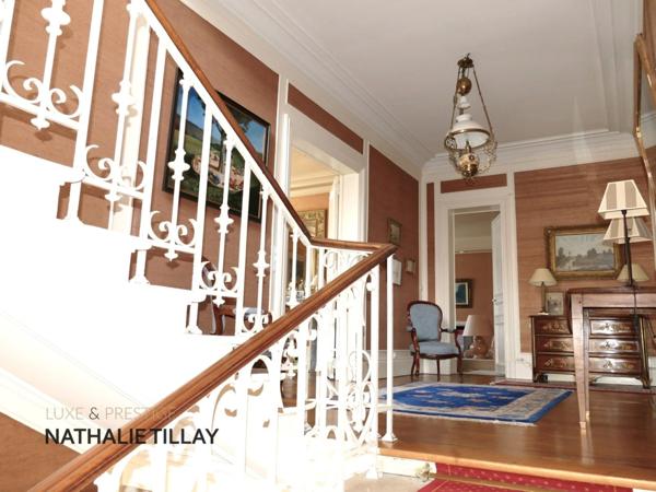 Orleans centre, a vendre, Hotel particulier de 465 m², parc paysagé et dépendances.