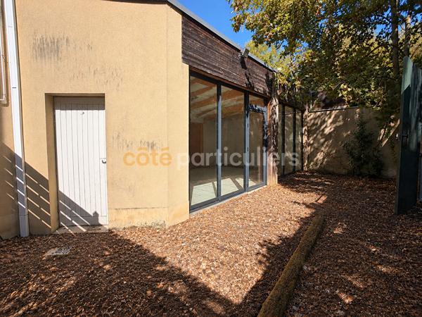 Vente
                Immeuble98 m² - 3 Pièces -
                    AMBOISE (37400)