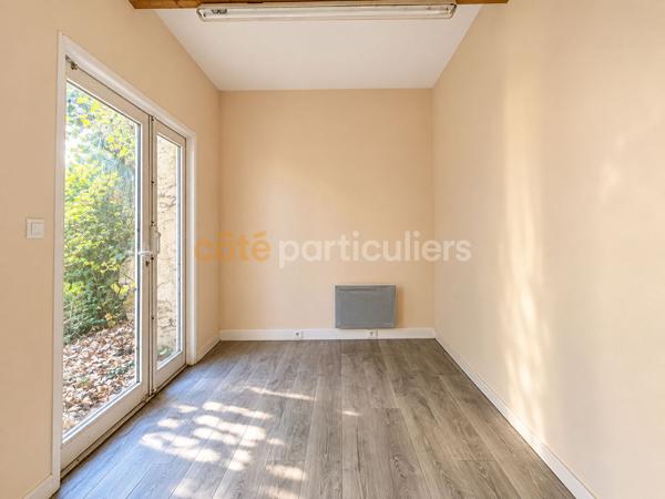 Vente
                Immeuble98 m² - 3 Pièces -
                    AMBOISE (37400)