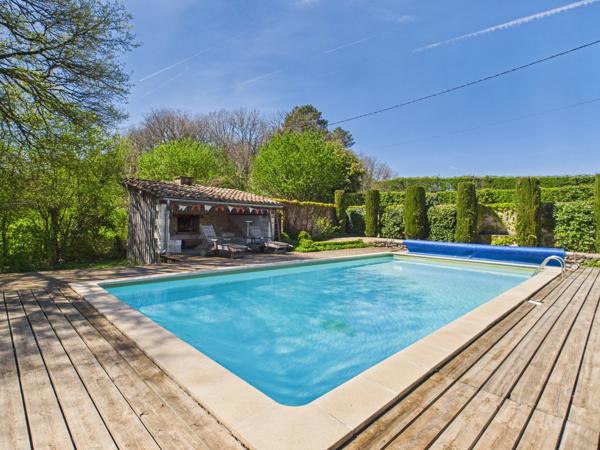 Propriété d’exception avec piscine et dépendances