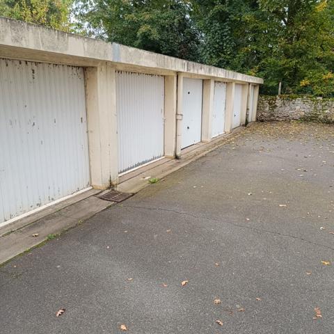 Location parking privatif St Cyr sur Loire