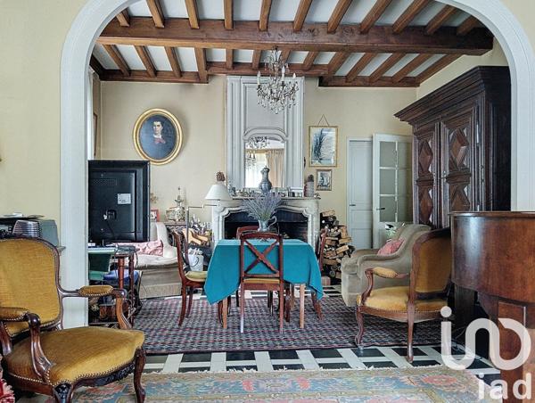 Maison à vendre 10 pièces 241 m² Bourg-et-Comin