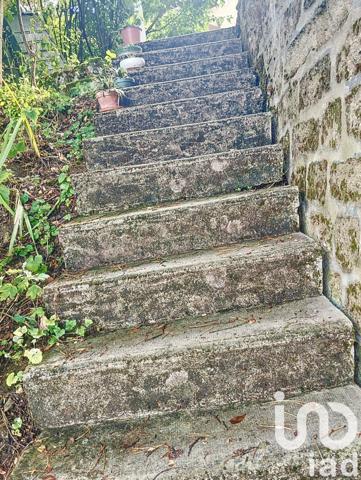 Maison à vendre 10 pièces 241 m² Bourg-et-Comin