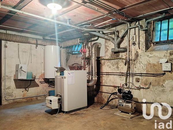 Maison à vendre 10 pièces 241 m² Bourg-et-Comin