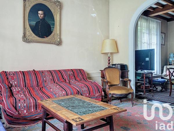 Maison à vendre 10 pièces 241 m² Bourg-et-Comin