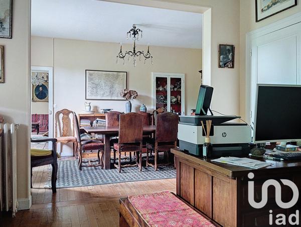 Maison à vendre 10 pièces 241 m² Bourg-et-Comin