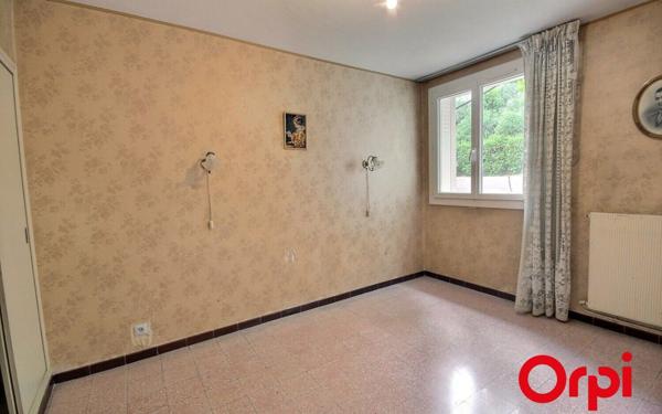 Appartement à vendre    3 pièces • 56,23 m2 Marseille 11