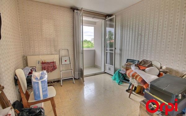 Appartement à vendre    3 pièces • 56,23 m2 Marseille 11