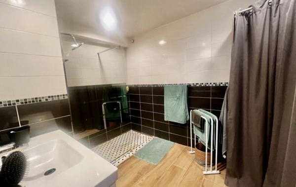 Vente Maison de village AVEC GRANDE REMISE ET LOGGIA Saint-gilles   