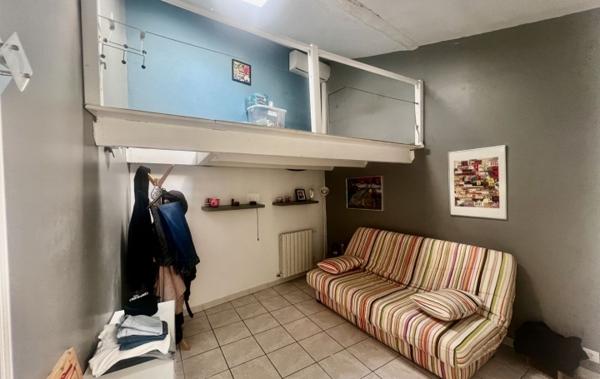 Vente Maison de village AVEC GRANDE REMISE ET LOGGIA Saint-gilles   