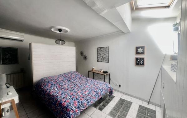 Vente Maison de village AVEC GRANDE REMISE ET LOGGIA Saint-gilles   