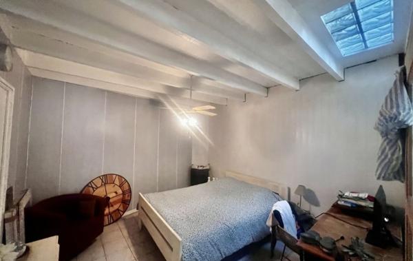 Vente Maison de village AVEC GRANDE REMISE ET LOGGIA Saint-gilles   