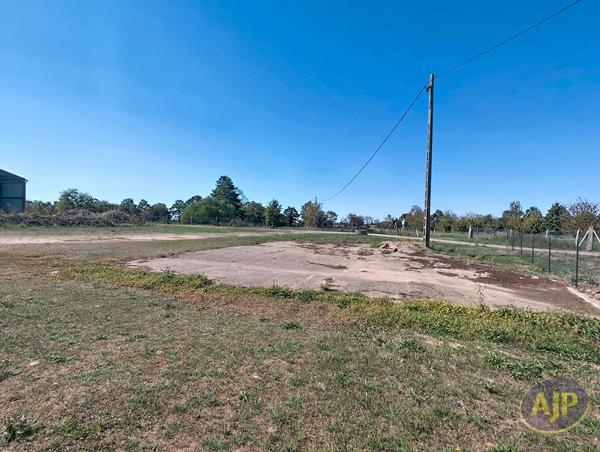 Maison à vendre Vieillevigne - 3 pièces, 300m² avec 0 chambre(s) à 127 000€ - AJP Immobilier Vieillevigne