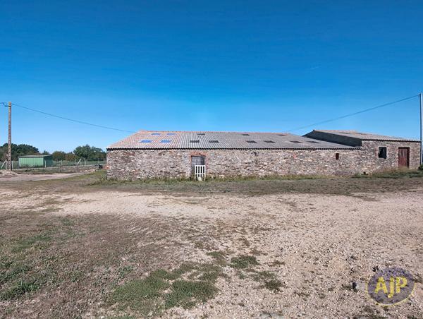 Maison à vendre Vieillevigne - 3 pièces, 300m² avec 0 chambre(s) à 127 000€ - AJP Immobilier Vieillevigne