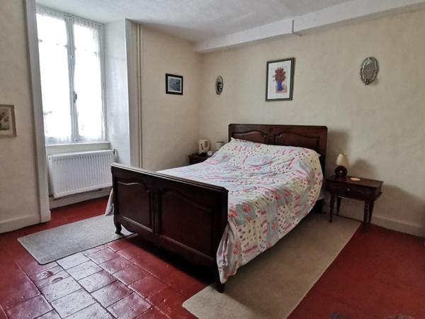 Ensemble Immobilier à Bais