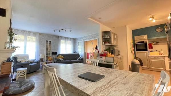 Maison individuelle sur sous-sol complet avec jardin – à rénover – 93 m² habitables environ