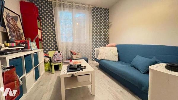 Maison individuelle sur sous-sol complet avec jardin – à rénover – 93 m² habitables environ