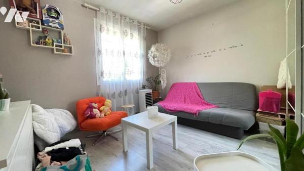 Maison individuelle sur sous-sol complet avec jardin – à rénover – 93 m² habitables environ