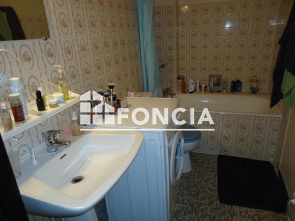 Location Studio 31.18 m² - 9 RUE BOUTIN Bordeaux 33000