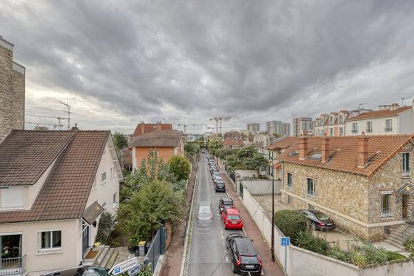 Maison Nanterre 8 pièce(s) 140 m2 €765 000 ** - Référence 15351