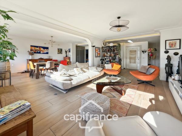 Appartement à vendre 4 pièces HYERES (83) - 147m2- 4ème et dernièr Etage- Accès direct GARAGE