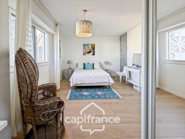 Appartement à vendre 4 pièces HYERES (83) - 147m2- 4ème et dernièr Etage- Accès direct GARAGE