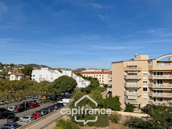 Appartement à vendre 4 pièces HYERES (83) - 147m2- 4ème et dernièr Etage- Accès direct GARAGE