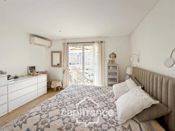Appartement à vendre 4 pièces HYERES (83) - 147m2- 4ème et dernièr Etage- Accès direct GARAGE