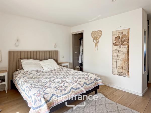 Appartement à vendre 4 pièces HYERES (83) - 147m2- 4ème et dernièr Etage- Accès direct GARAGE