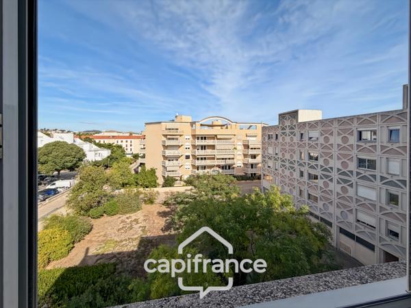 Appartement à vendre 4 pièces HYERES (83) - 147m2- 4ème et dernièr Etage- Accès direct GARAGE