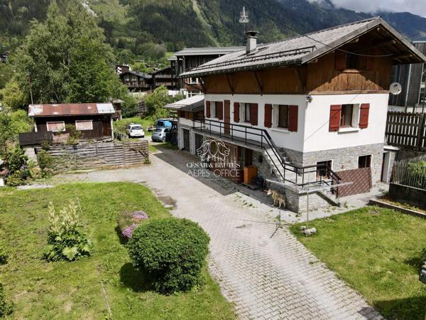 CHAMONIX MONT BLANC, propriété située proximité centre ville.