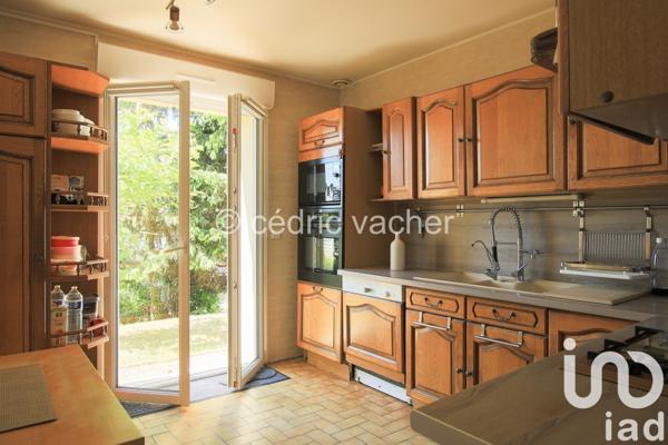 Maison 5 pièces de 100 m² à La Ville-du-Bois (91620)