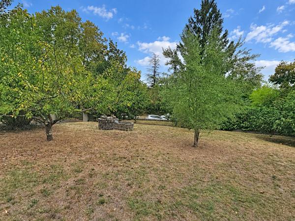 Auzeville-Tolosane - Maison familiale 120 m² avec 4 chambres, bureau et terrain arboré de 1 500 m²