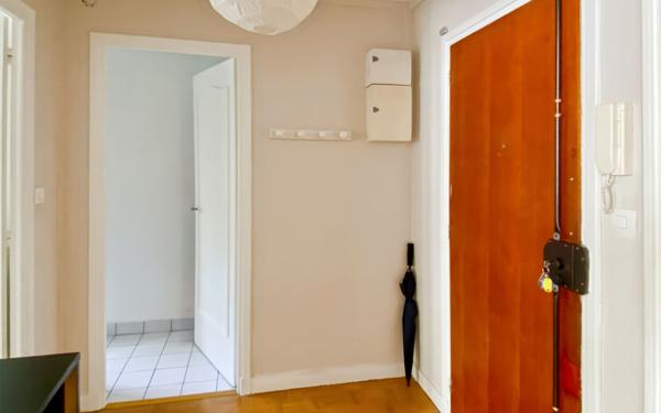 Appartement à vendre    2 pièces • 49,57 m2 Versailles