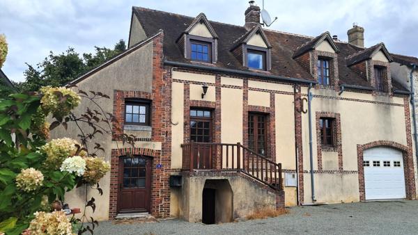 Maison dans un hameau au calme de 3 chambres avec jardin et garage