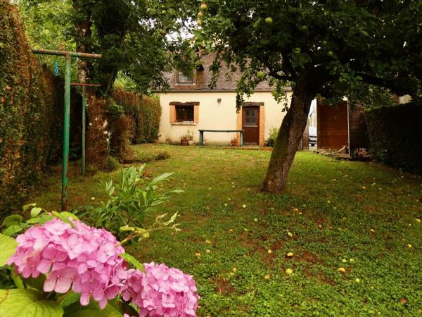 Maison dans un hameau au calme de 3 chambres avec jardin et garage