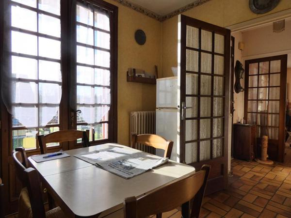 Maison 90m² habitables / 2 chambres / studio / garage / jardin