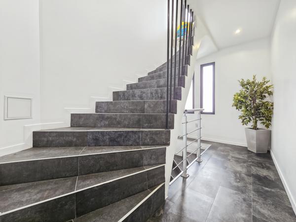 Immeuble 9 pièces - 240 m² Exclusivité efficity