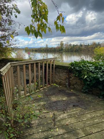 Deux maisons avec parc de 6910m²  vu Saône