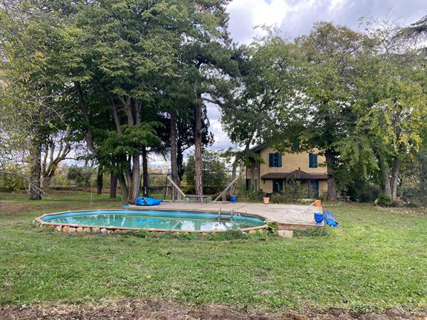 Deux maisons avec parc de 6910m²  vu Saône