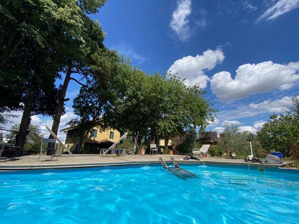 Deux maisons avec parc de 6910m²  vu Saône