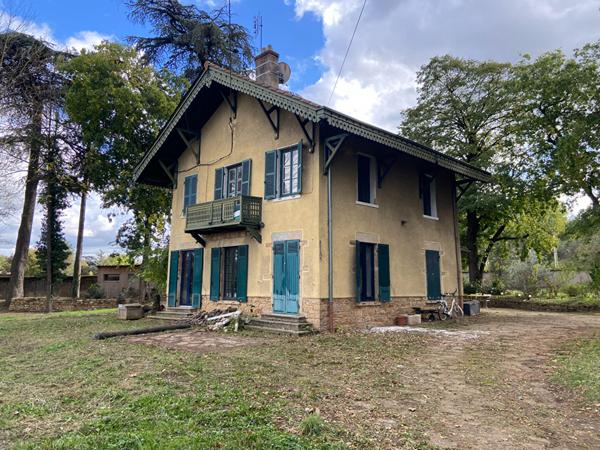 Deux maisons avec parc de 6910m²  vu Saône