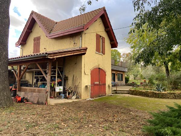 Deux maisons avec parc de 6910m²  vu Saône