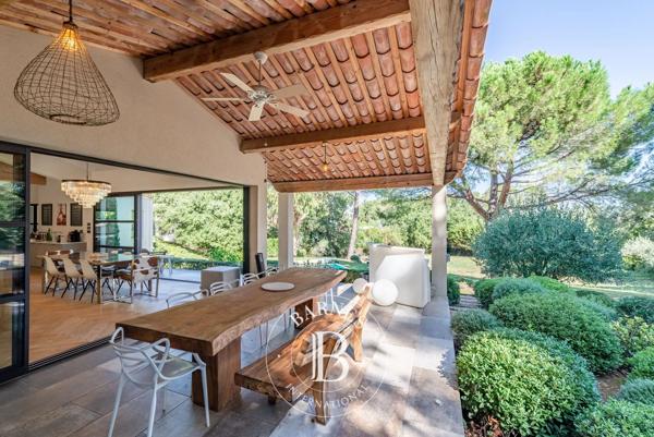 Valbonne, Villa 5 Chambres -  615 m² à vendre