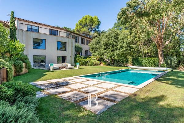 Valbonne, Villa 5 Chambres -  615 m² à vendre