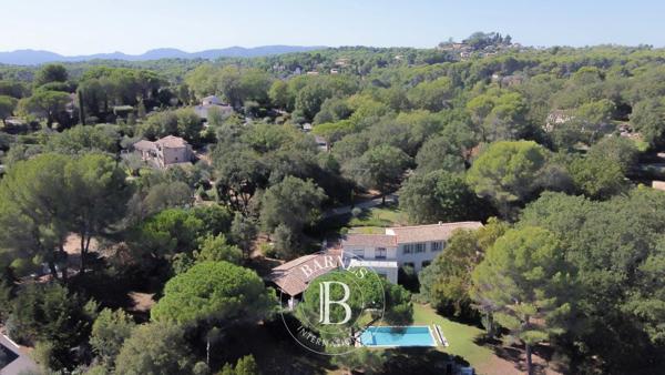 Valbonne, Villa 5 Chambres -  615 m² à vendre