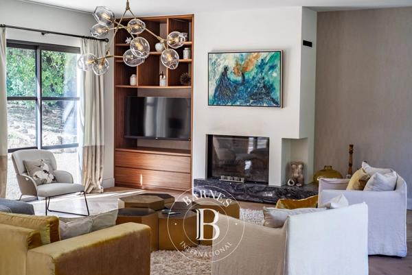 Valbonne, Villa 5 Chambres -  615 m² à vendre