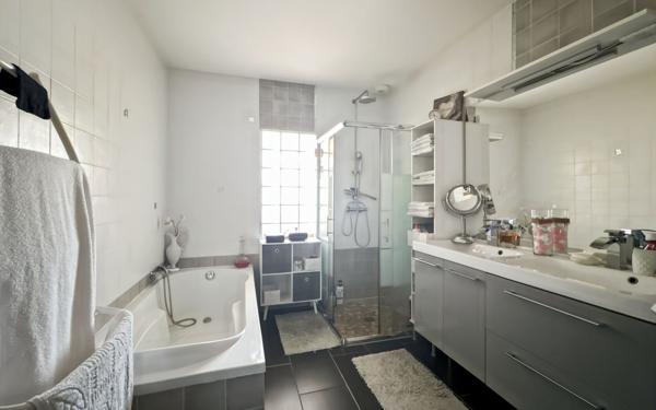 Maison à vendre    8 pièces •  Aussonne