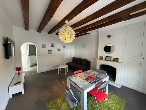 Maison d'habitation divisé en 3 appartements